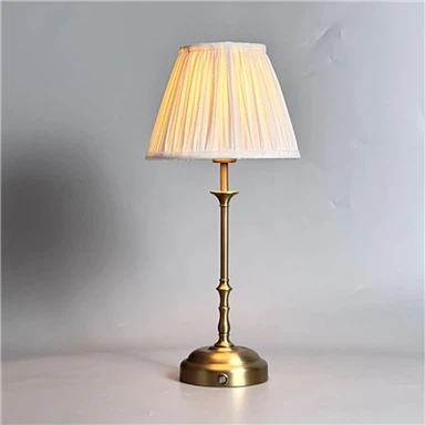 Mesingana punjiva stolna svjetiljka